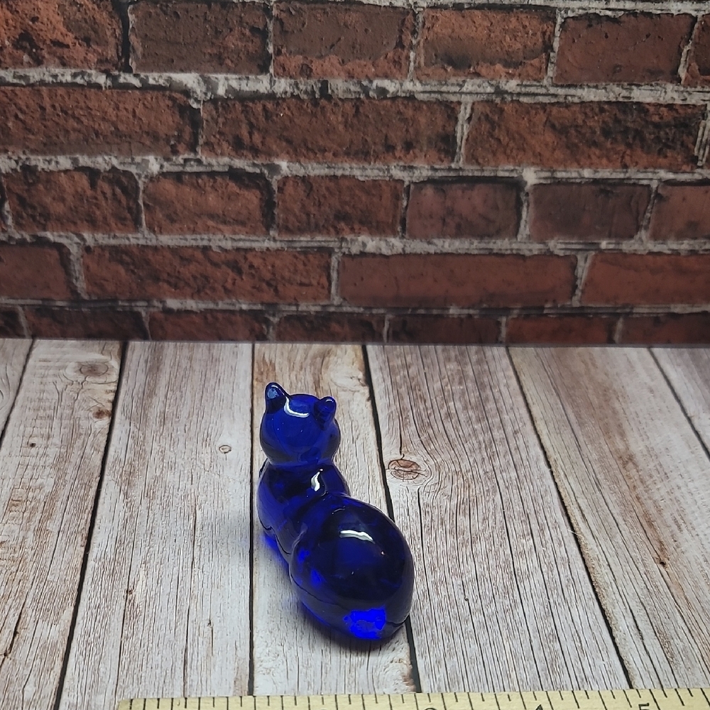 Vtg Cobalt Blue Art Glass Ally Cat Figurine. 1980's - Picture 5 of 9